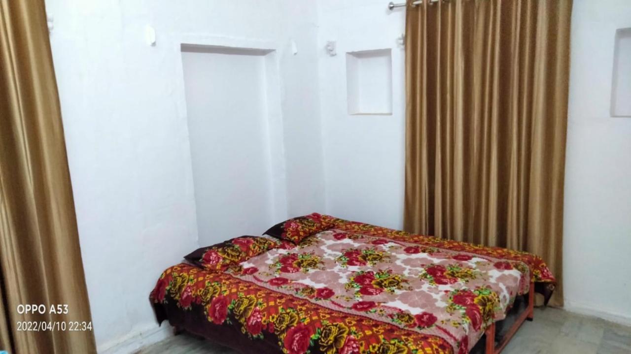 Shri Swami Sheetal Das Aashram Dharmshala Varanasi Exterior photo