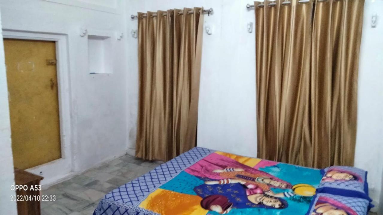 Shri Swami Sheetal Das Aashram Dharmshala Varanasi Exterior photo